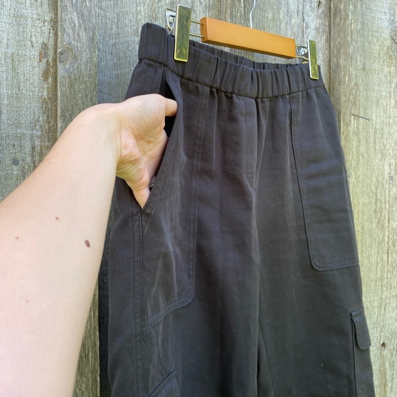 ARITZIA BABATON titan pant cargo straight leg black trousers size 4 - Picture 12 of 13